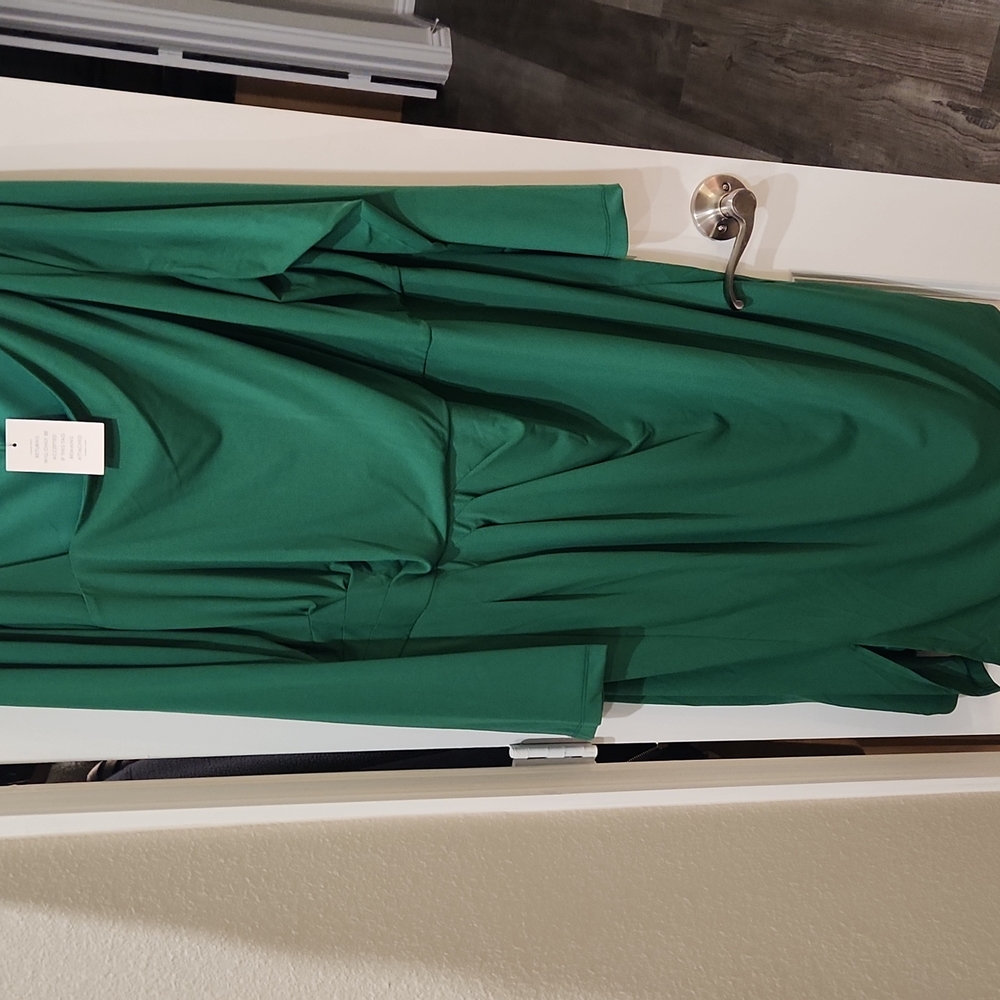 Dress, size 26, emerald green,  Eloqui, length below knee,waist length 26 inches